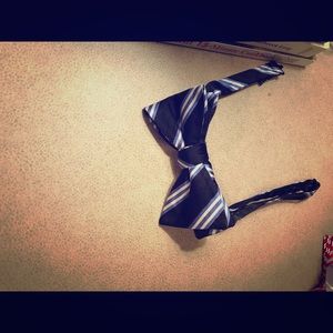 Striped pre-tied Bow Tie